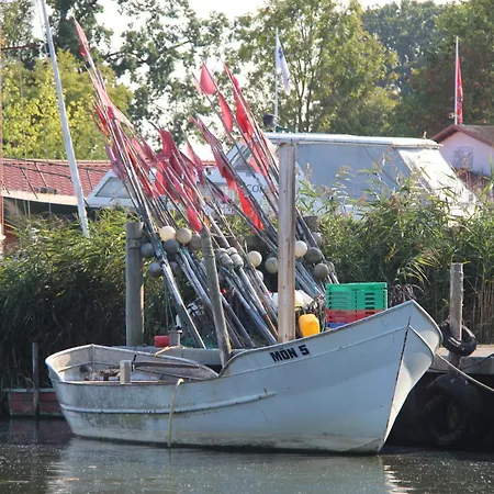 Casa de Férias Turmhaus Moenkebude *