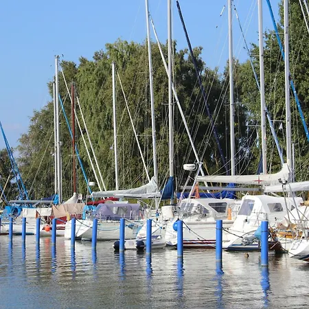 Turmhaus Moenkebude Casa de Férias Mönkebude