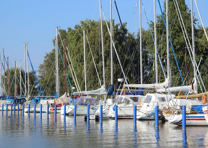 Turmhaus Moenkebude Casa de Férias Mönkebude